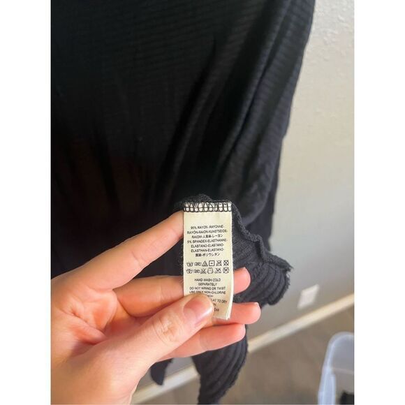 Free People Black Knit Cut Out Top Shirt Tunic Sz Large Open Back - Picture 4 of 4